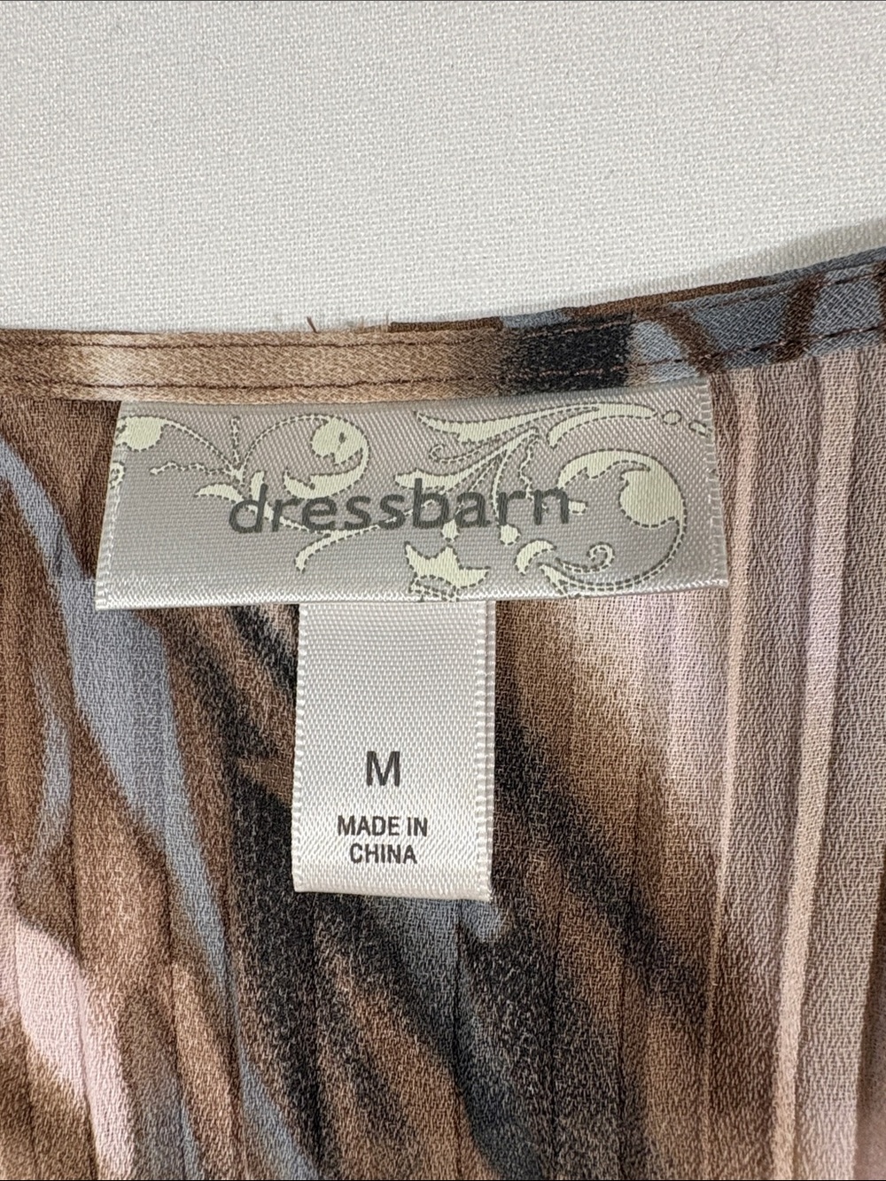 Dressbarn Ruffled V-Neck Tunic Medium - Picture 11 of 16